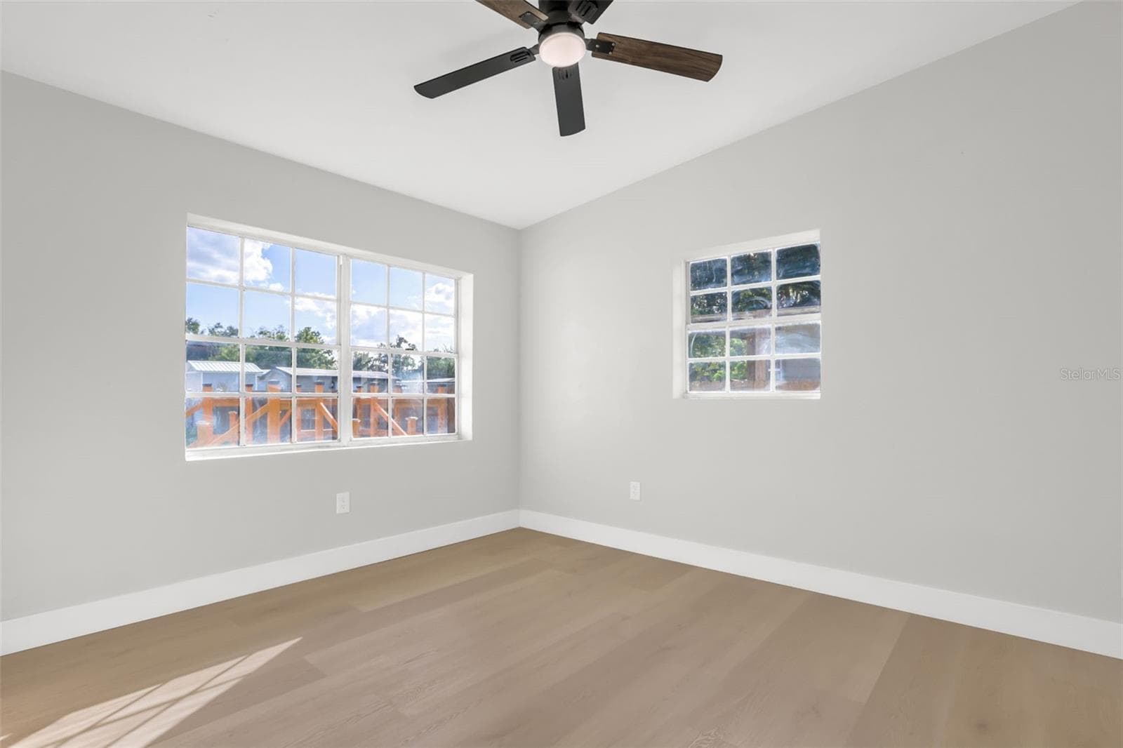 Single Family Residence at 2308 MORNING GLORY DR, ORLANDO, photo 14 of 38