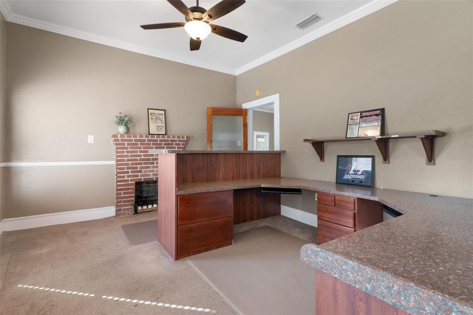 Office at 322 E PARK AVE, CHIEFLAND, photo 16 of 38