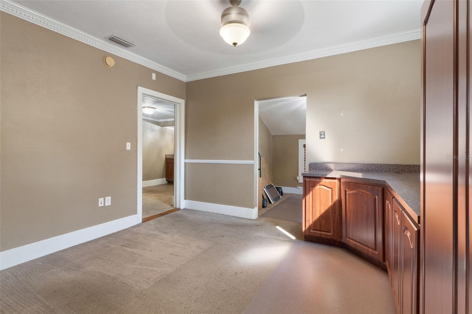 Office at 322 E PARK AVE, CHIEFLAND, photo 17 of 38
