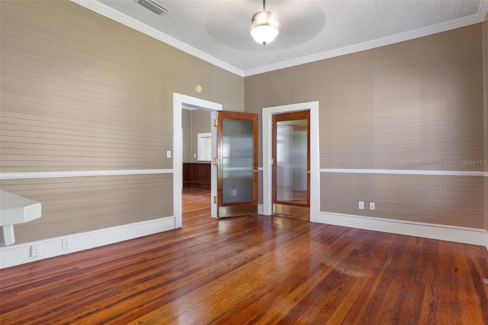 Office at 322 E PARK AVE, CHIEFLAND, photo 23 of 38