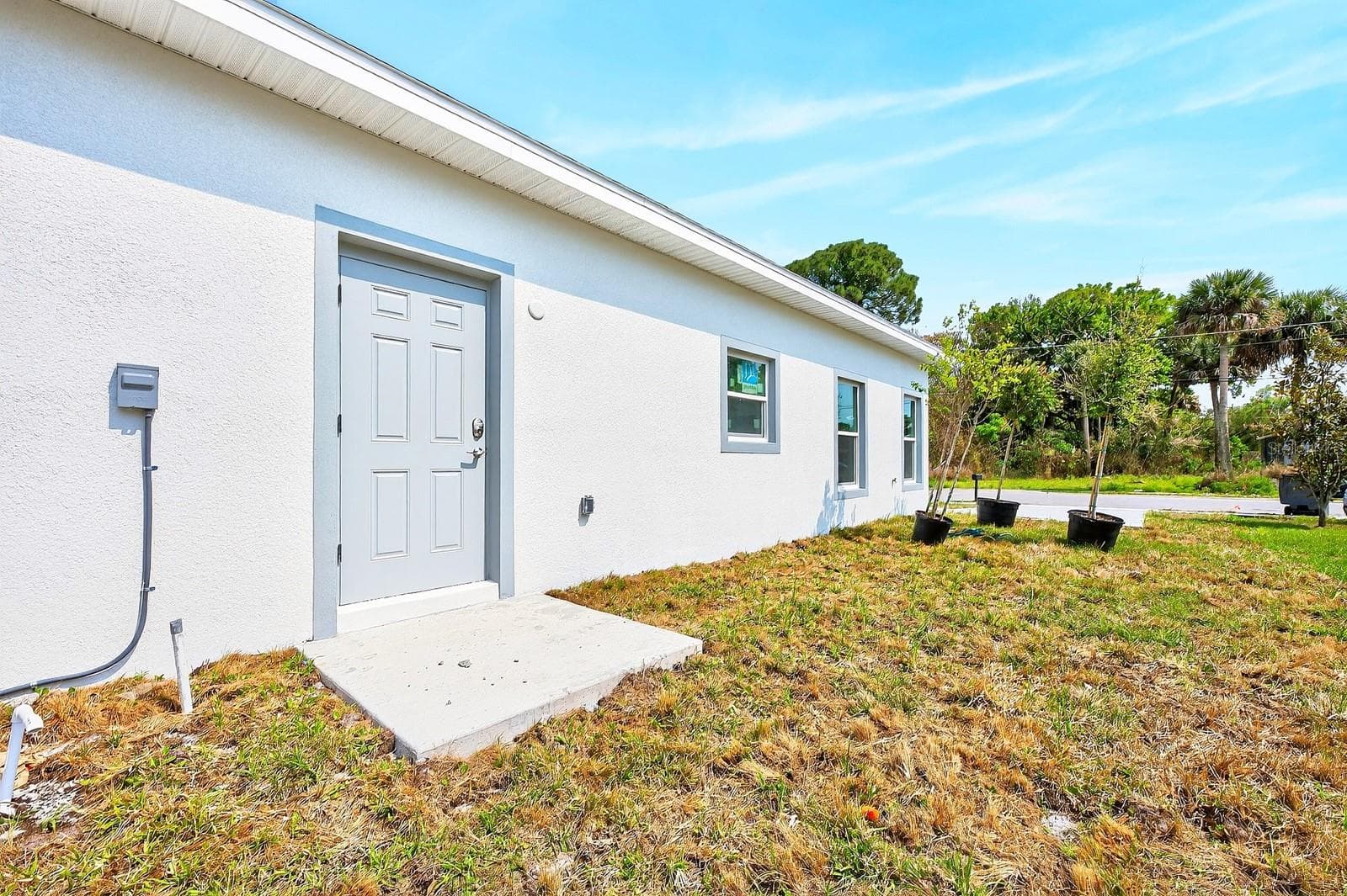 Additional side entry. - 702 LUCKY ST, TITUSVILLE