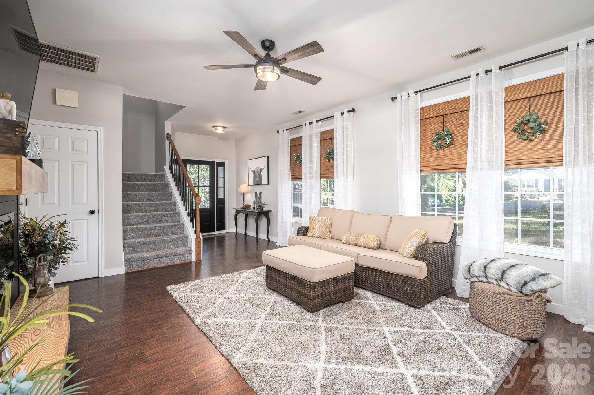 Single Family Residence at 224 Howe Street, Belmont, photo 6 of 31
