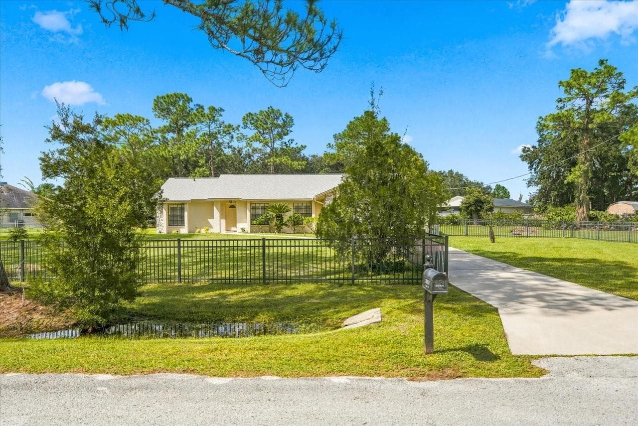 Single Family Residence at 26953 CORAL VINE LN, WESLEY CHAPEL, photo 20 of 70