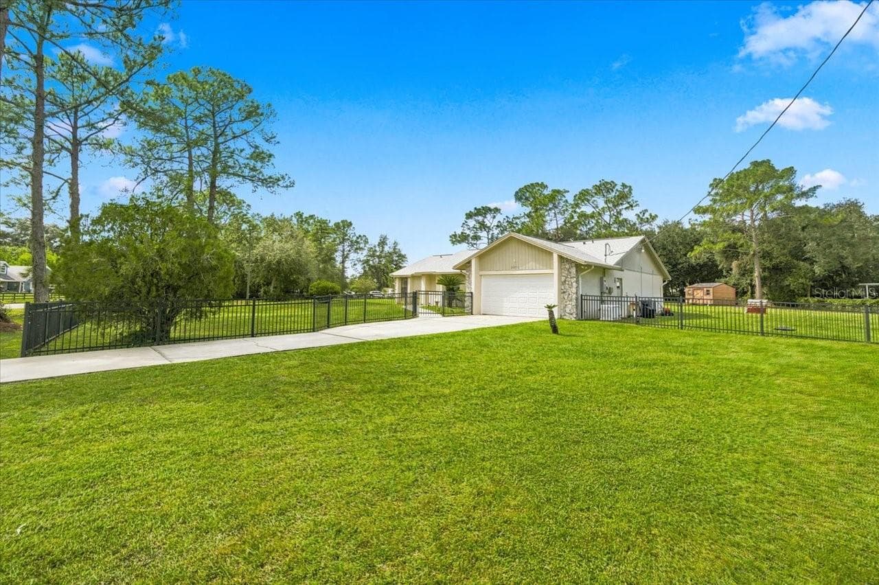 Single Family Residence at 26953 CORAL VINE LN, WESLEY CHAPEL, photo 22 of 70