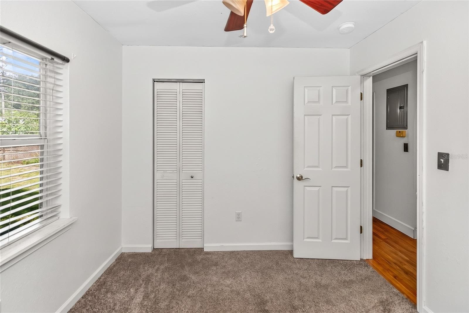 Single Family Residence at 5620 SANDALWOOD DR, ORLANDO, photo 12 of 22