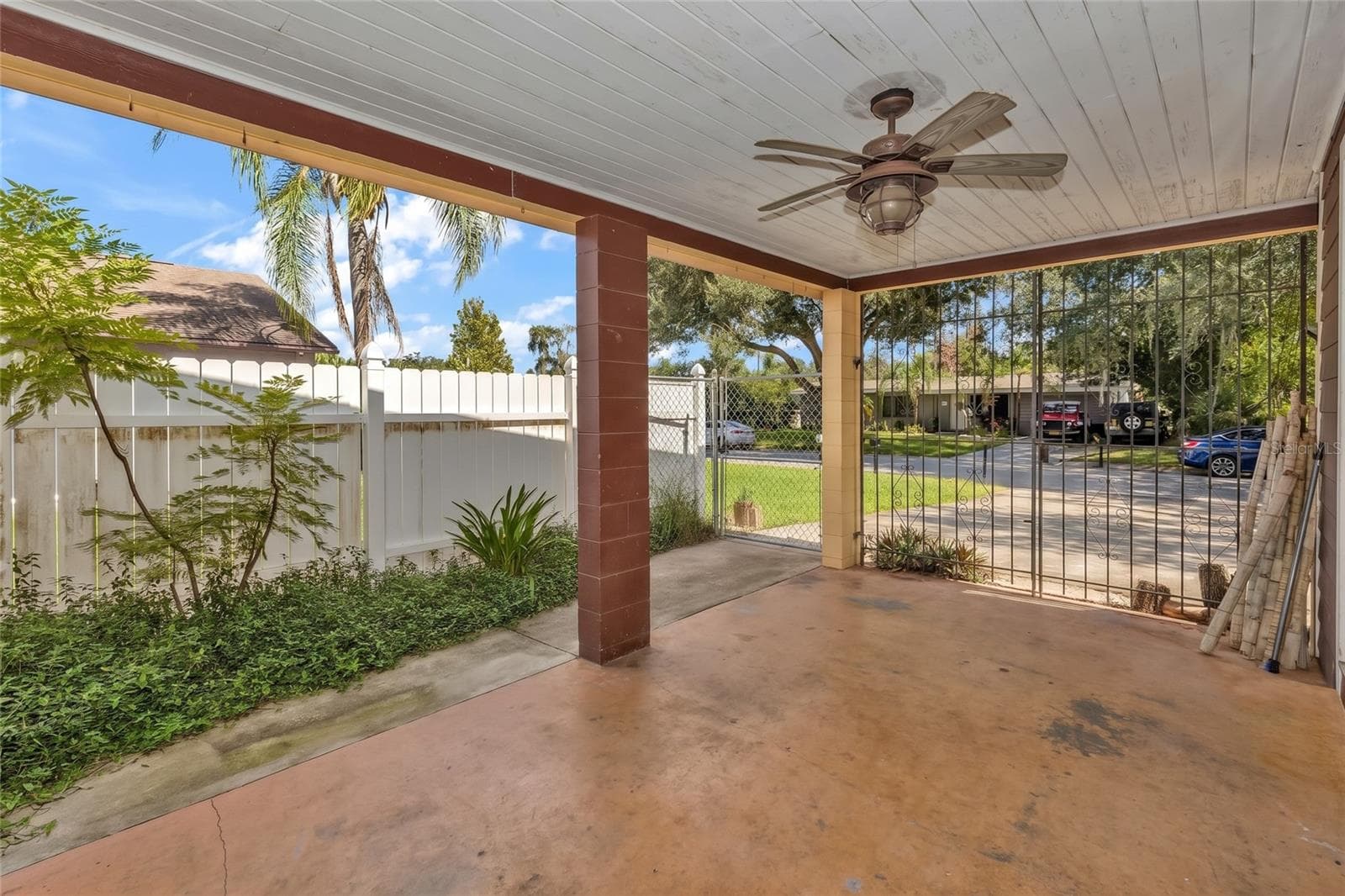 Single Family Residence at 5620 SANDALWOOD DR, ORLANDO, photo 17 of 22
