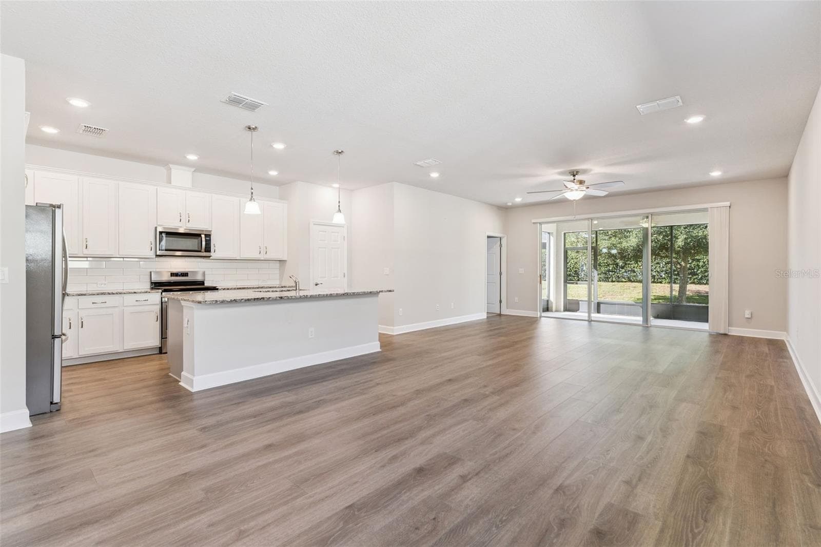Beautiful neutral tone color palate throughout - 6103 PLOVER MEADOW ST, LITHIA