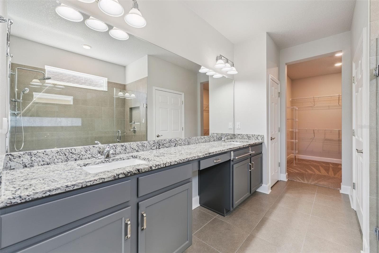 Primary Bathroom with dual vanities - 6103 PLOVER MEADOW ST, LITHIA