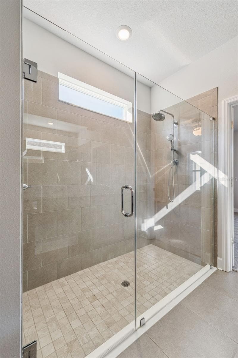 Primary Bedroom Shower - 6103 PLOVER MEADOW ST, LITHIA