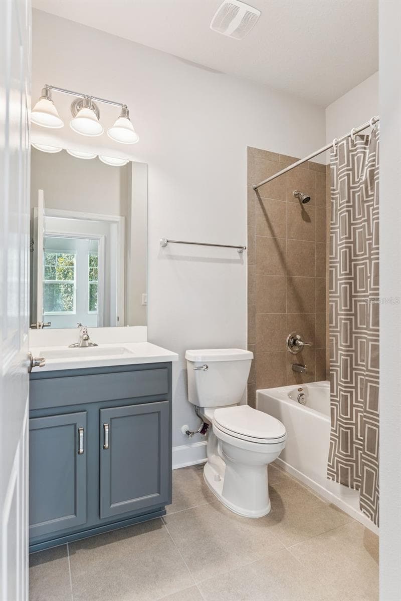 Full guest Bathroom - 6103 PLOVER MEADOW ST, LITHIA