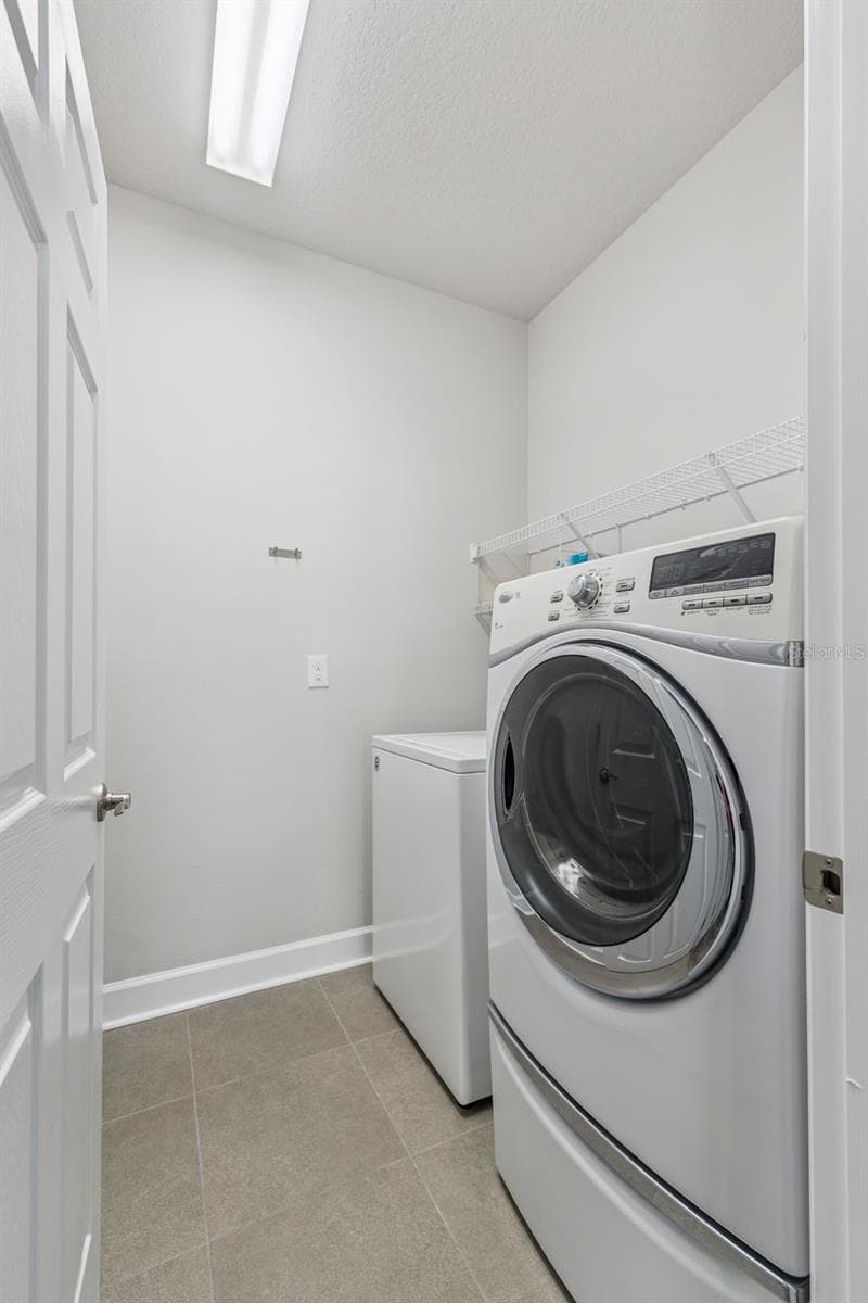 Laundry room-washer and dryer included - 6103 PLOVER MEADOW ST, LITHIA