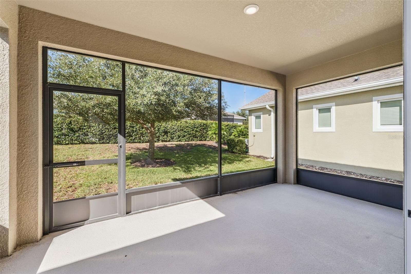 Screened in lanai - 6103 PLOVER MEADOW ST, LITHIA
