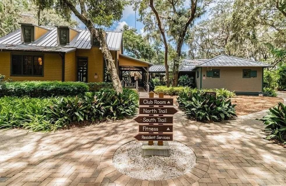 Community Lake House - 6103 PLOVER MEADOW ST, LITHIA