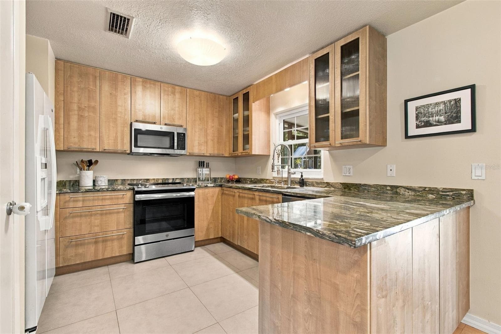 Kitchen - 9450 ROBERTS RD, ODESSA