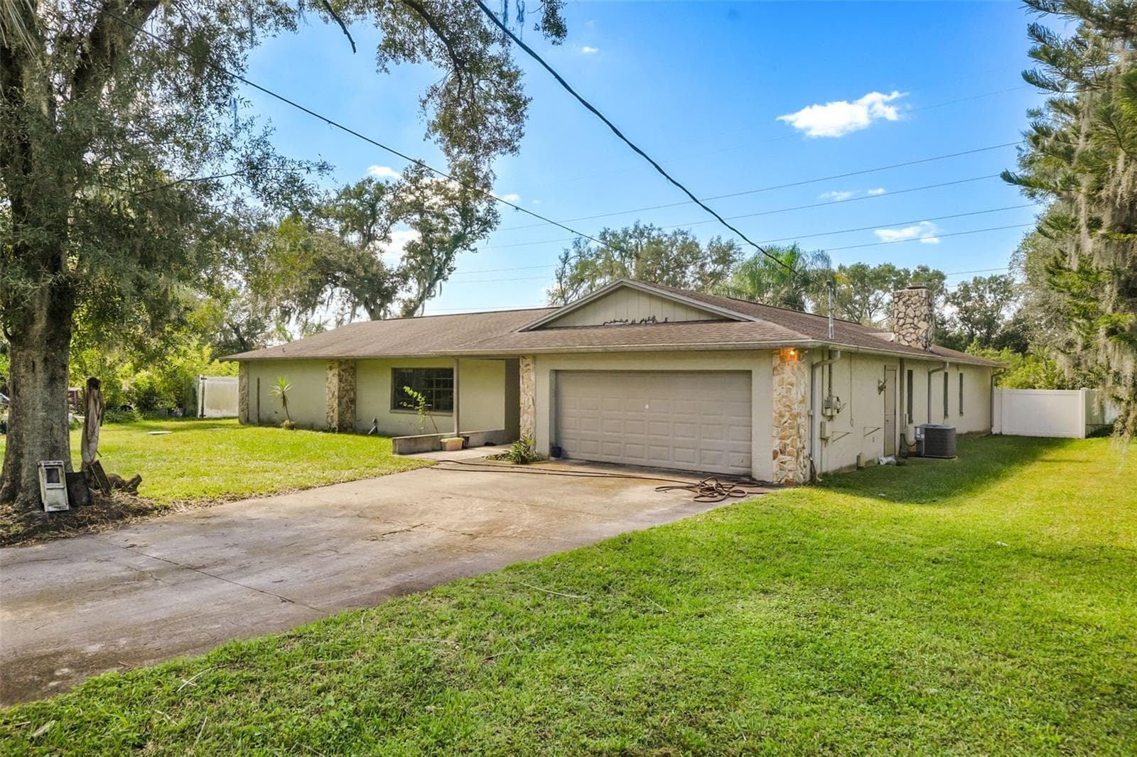 Single Family Residence at 6912 SENOJ DR, TAMPA, photo 3 of 59