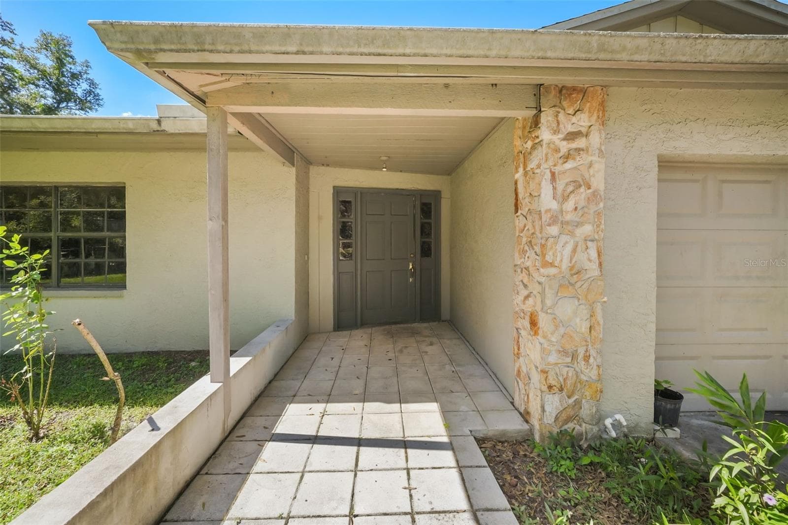 Single Family Residence at 6912 SENOJ DR, TAMPA, photo 6 of 59