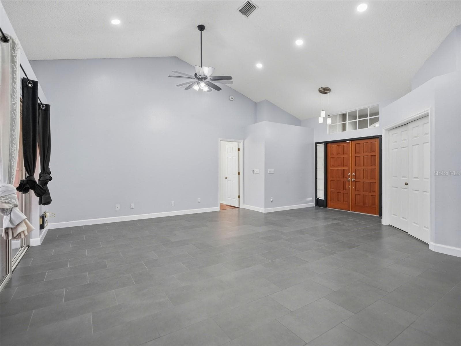 Single Family Residence at 10220 GIFFORD DR, SPRING HILL, photo 6 of 47