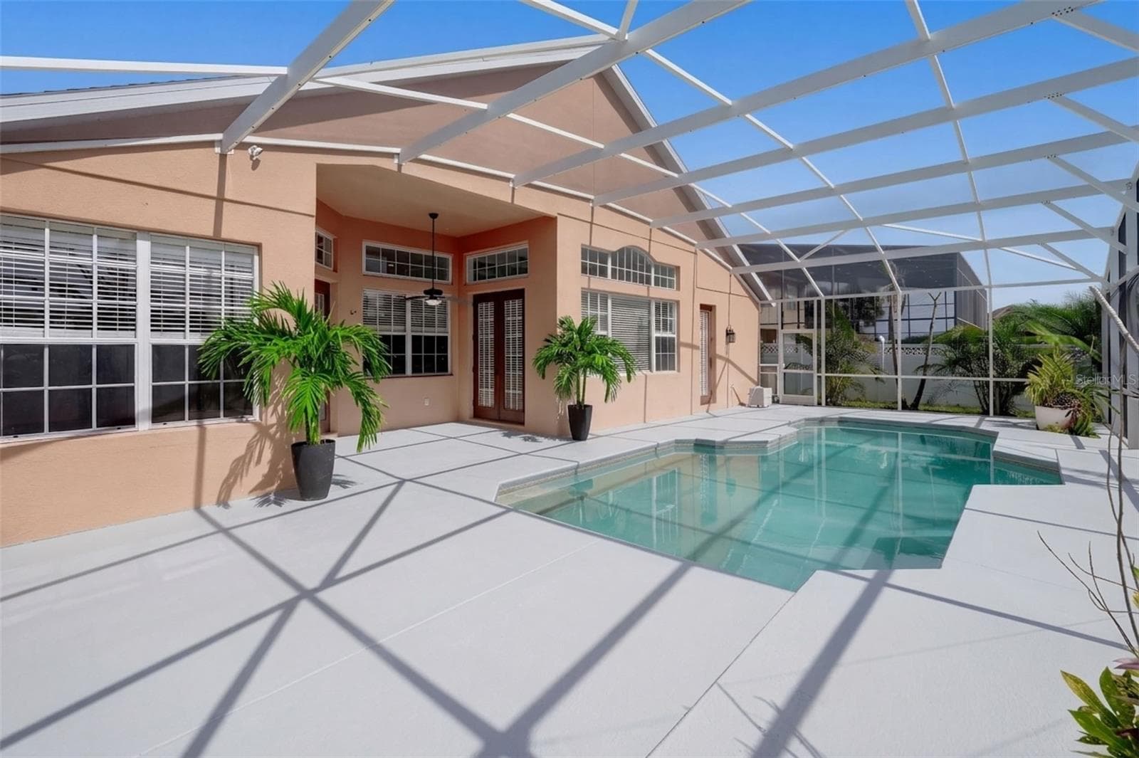 Single Family Residence at 2102 PUTTER PL, KISSIMMEE, photo 2 of 44