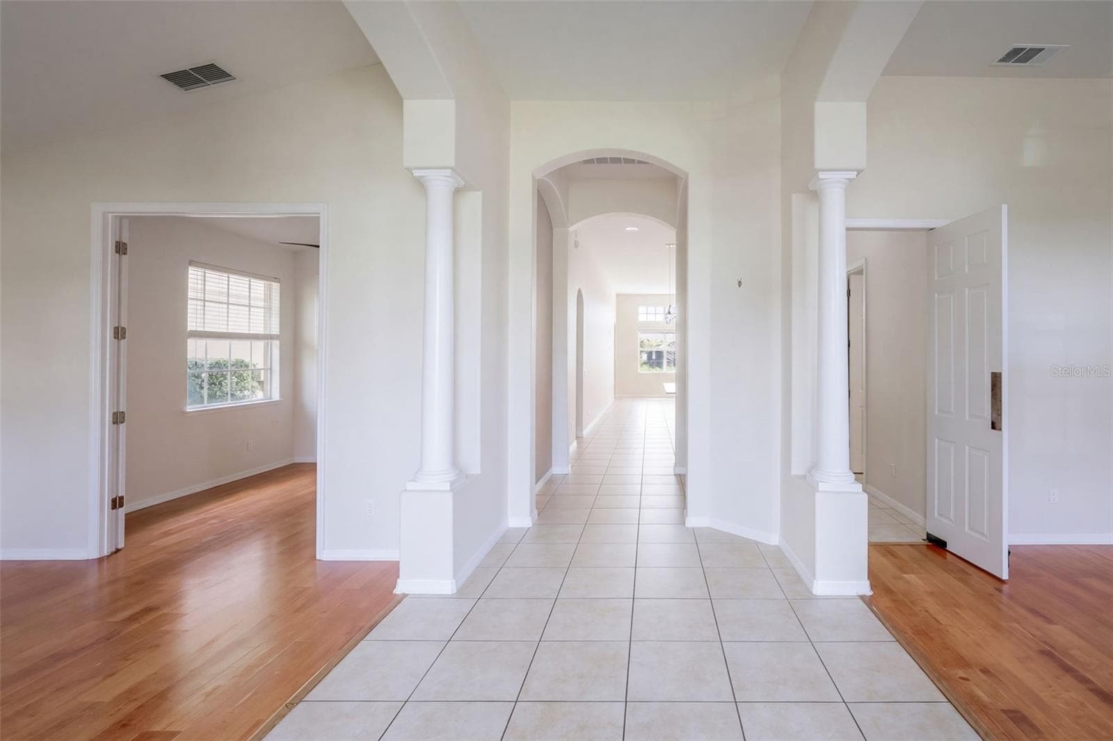 Single Family Residence at 2102 PUTTER PL, KISSIMMEE, photo 6 of 44