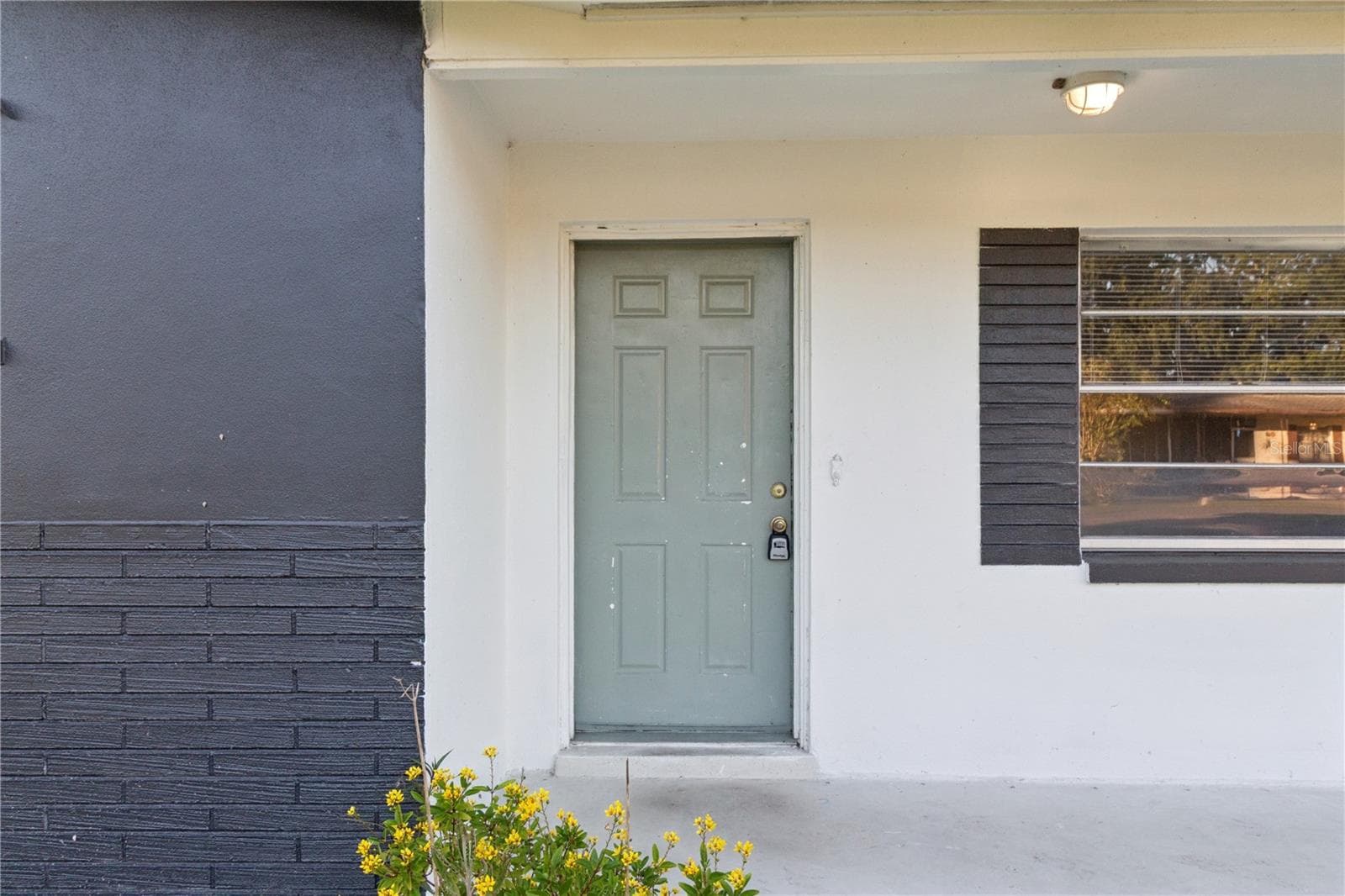Single Family Residence at 14 S LEE ST, BEVERLY HILLS, photo 3 of 24