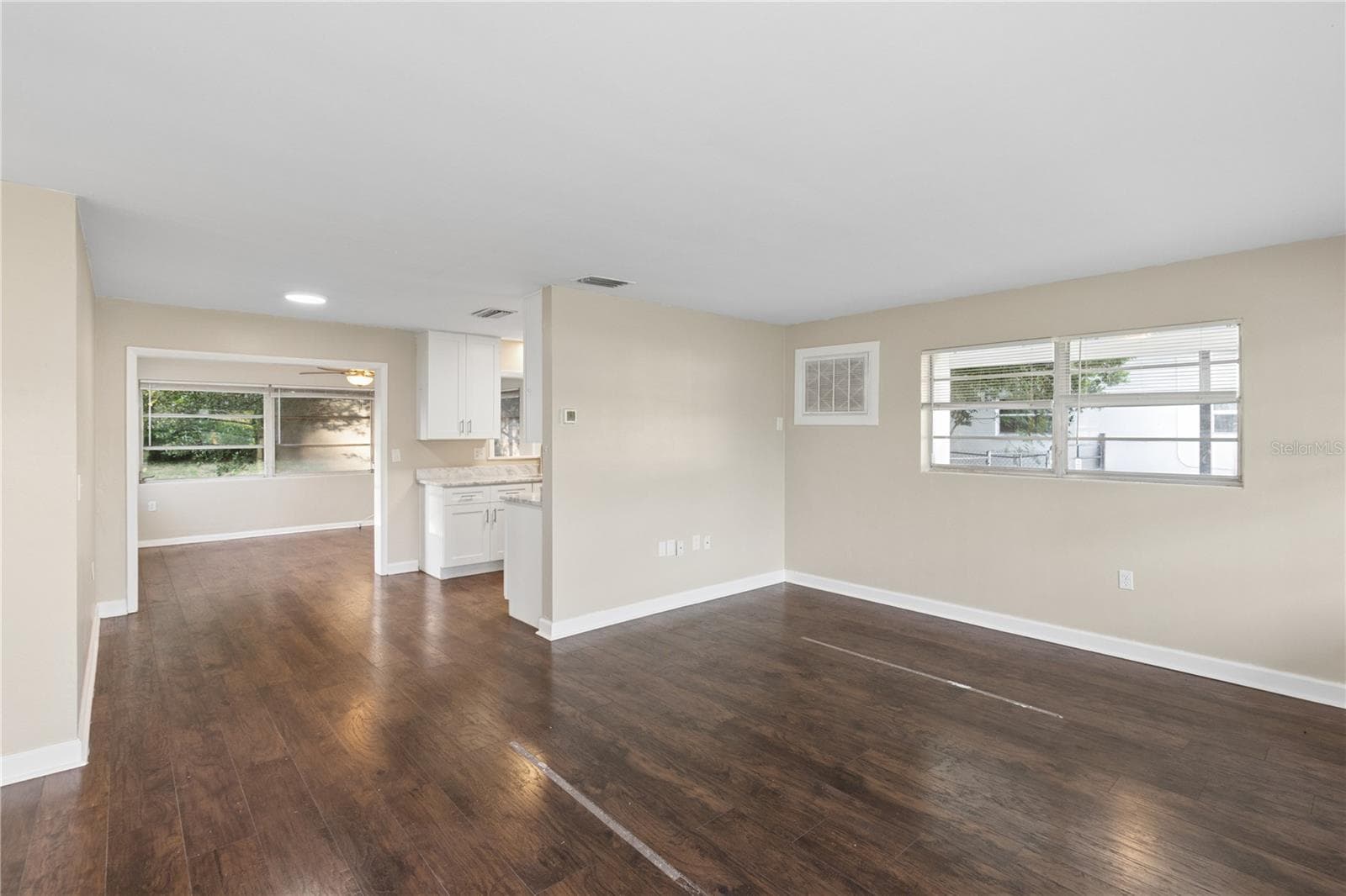 Single Family Residence at 14 S LEE ST, BEVERLY HILLS, photo 4 of 24