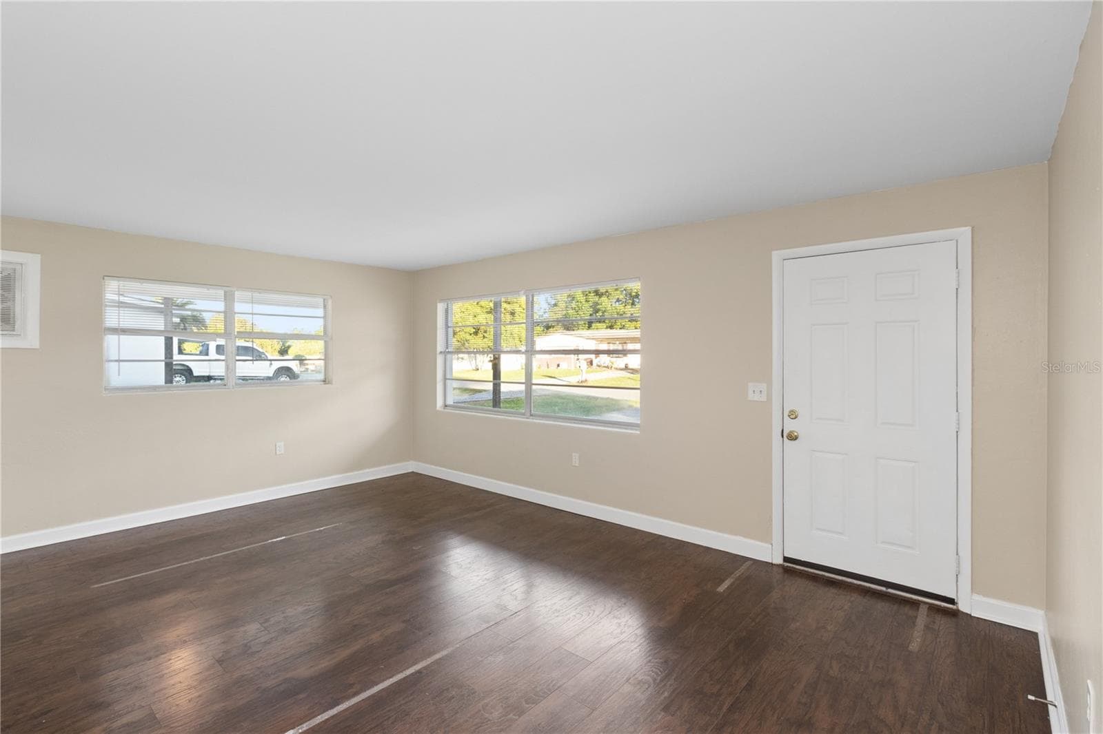 Single Family Residence at 14 S LEE ST, BEVERLY HILLS, photo 5 of 24