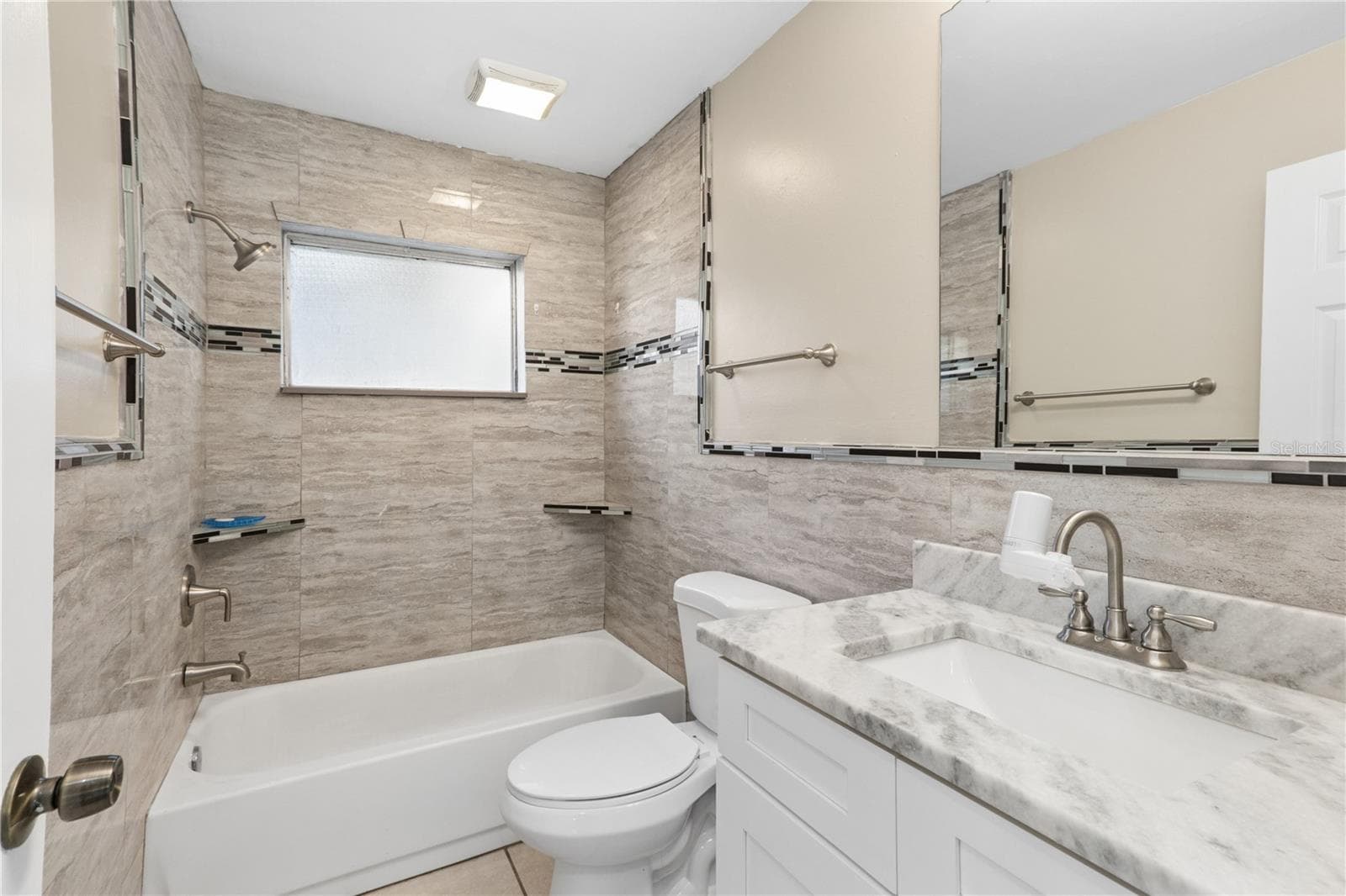 Single Family Residence at 14 S LEE ST, BEVERLY HILLS, photo 11 of 24