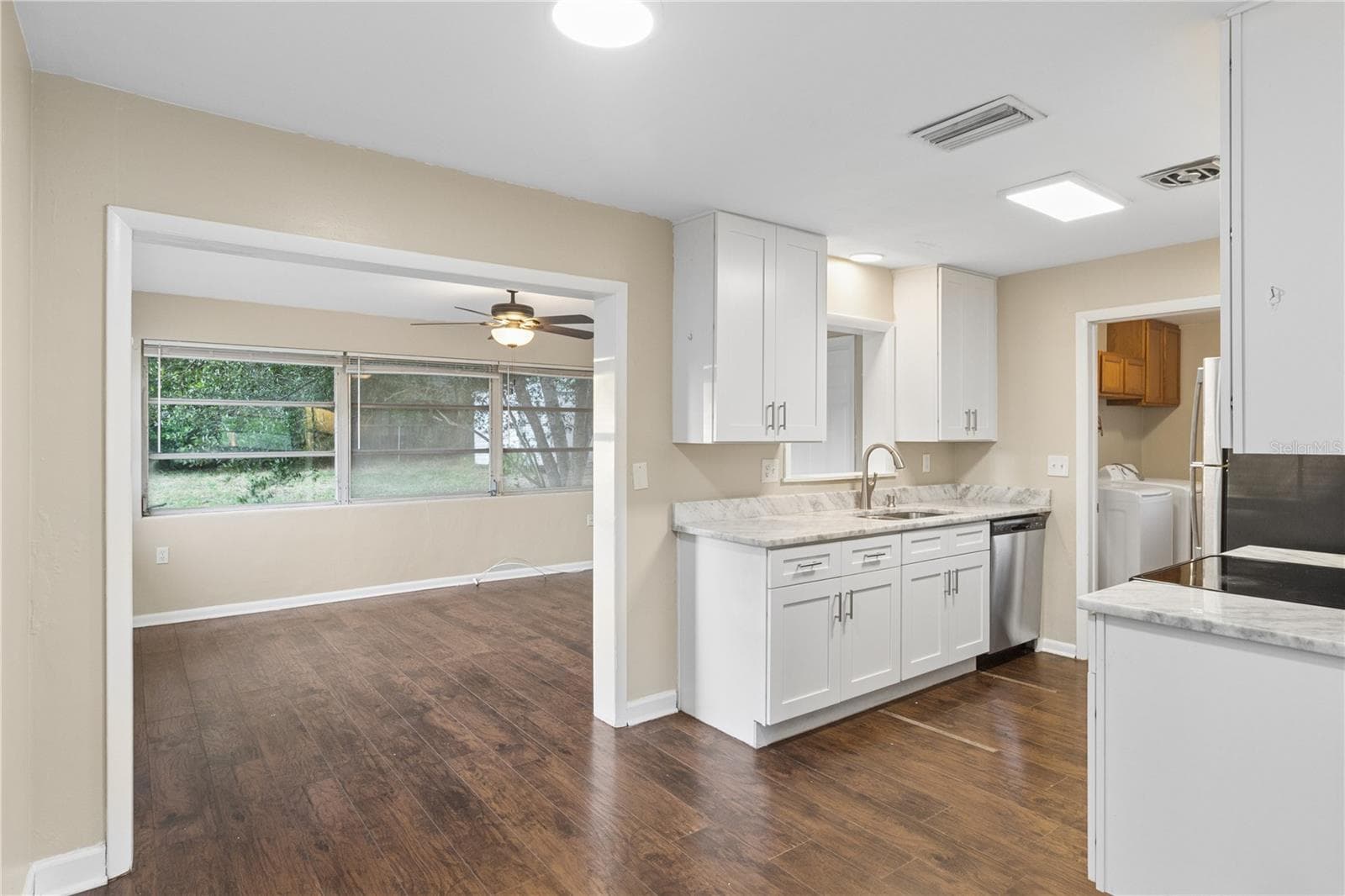 Single Family Residence at 14 S LEE ST, BEVERLY HILLS, photo 16 of 24