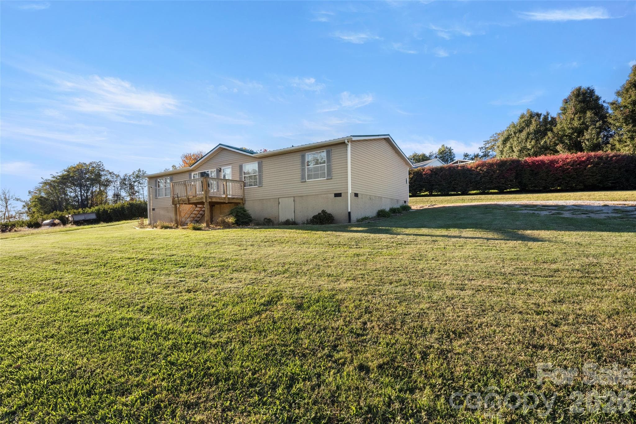 Single Family Residence at 81 Dena Nix Lane, Hendersonville, photo 4 of 26