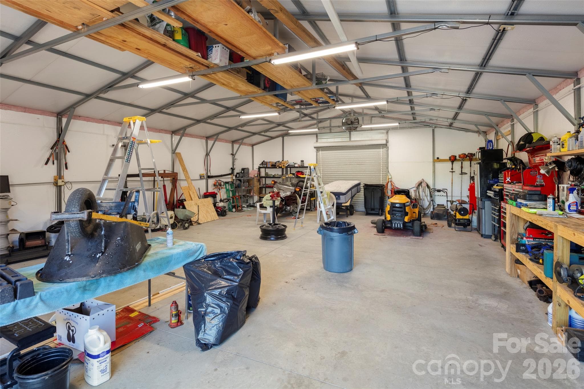 Recently built with electric installed. Perfect for cars/equipment/hobbies - 81 Dena Nix Lane, Hendersonville