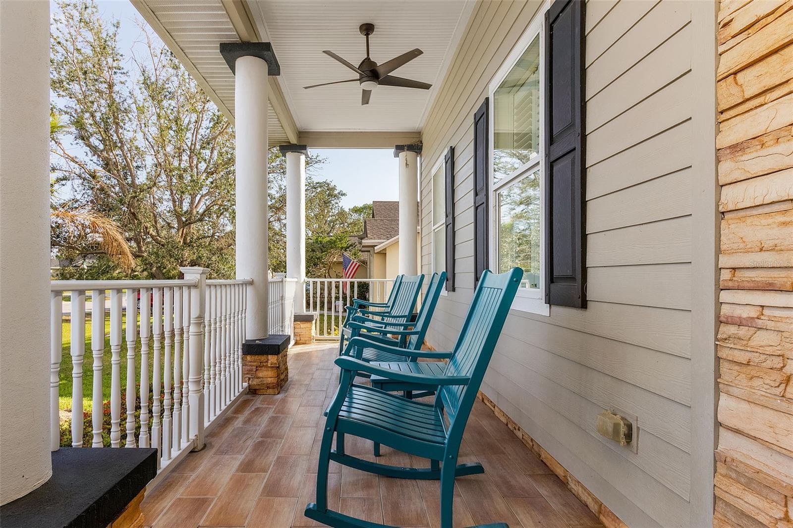 Porch that dreams are made of. - 197 ALBERT LN, PORT CHARLOTTE