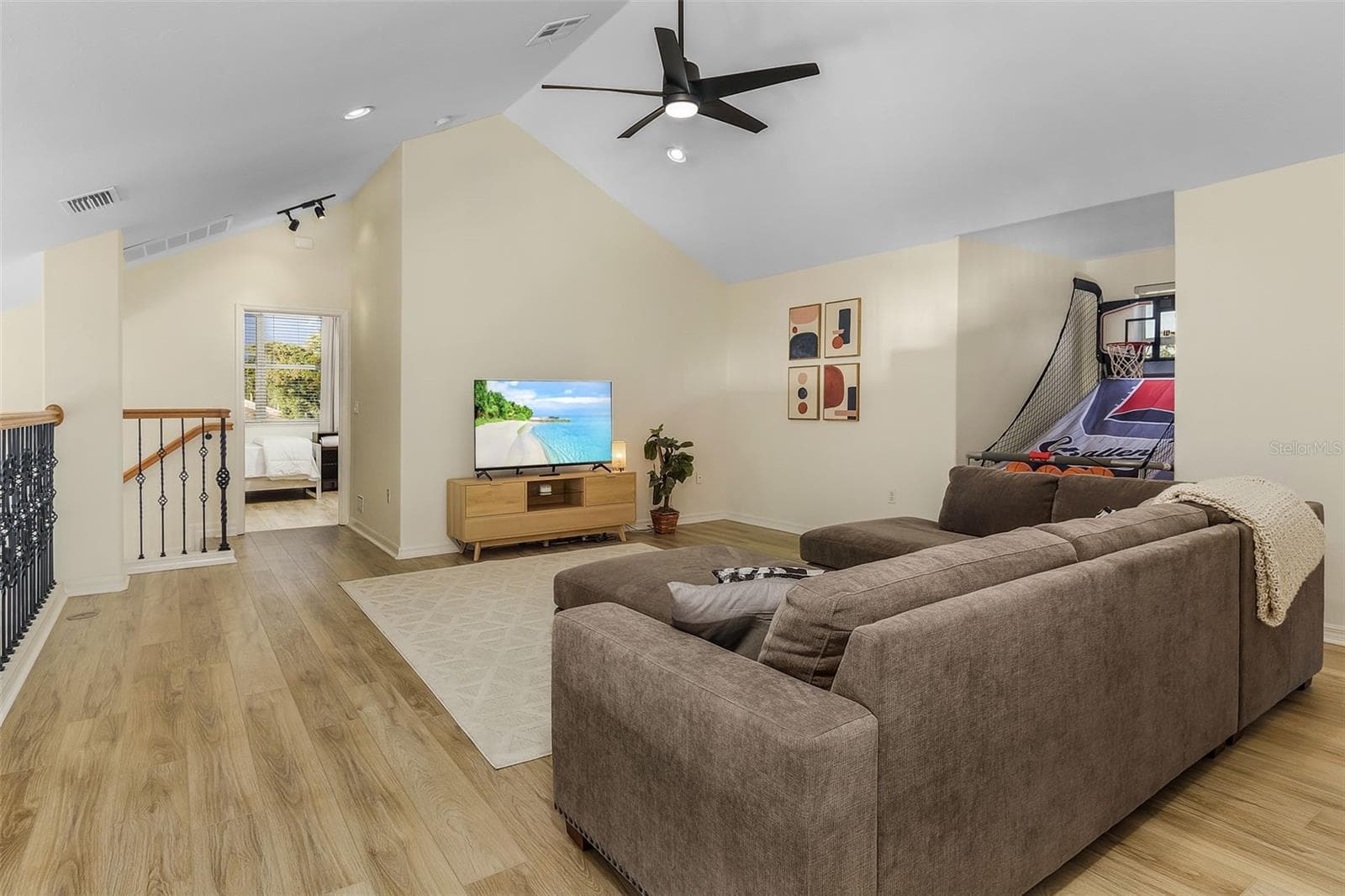 Grand upstairs loft for media & gaming fun! - 197 ALBERT LN, PORT CHARLOTTE