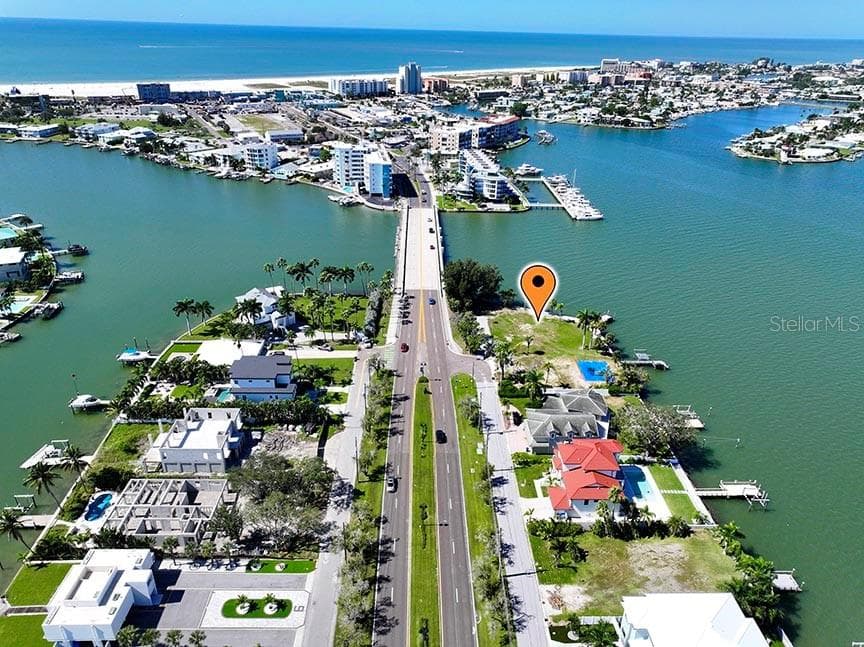 Just a bike ride to the Beach! - 1 PARADISE LN, TREASURE ISLAND