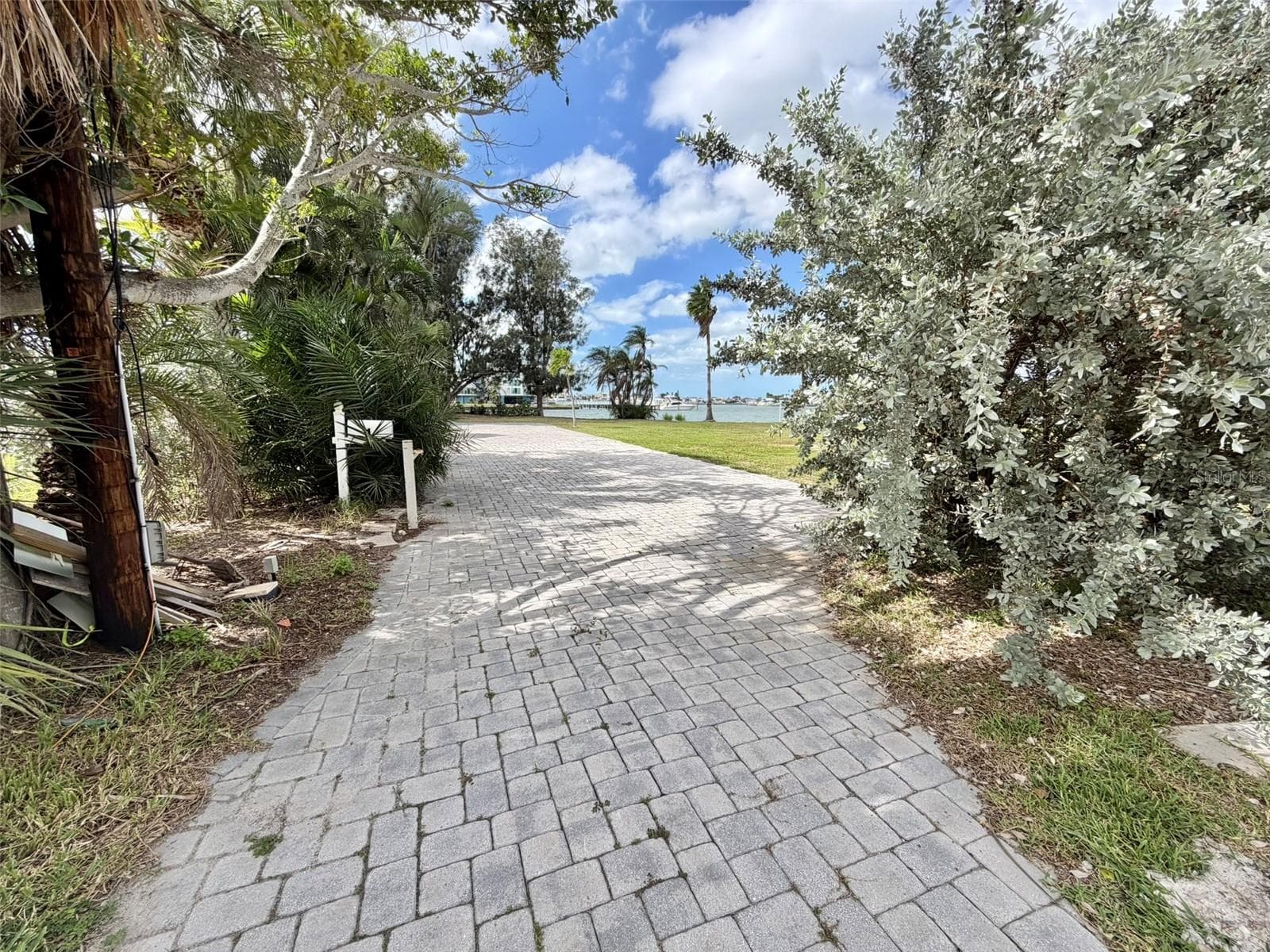 Create a Gated Entry for Additional Privacy - 1 PARADISE LN, TREASURE ISLAND