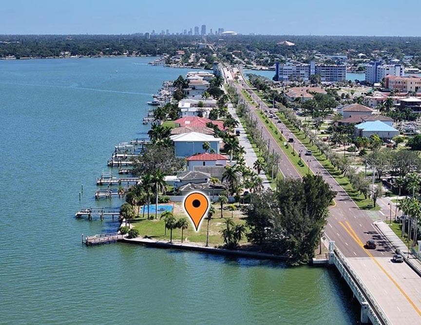 East Toward Downtown St. Petersburg - 1 PARADISE LN, TREASURE ISLAND