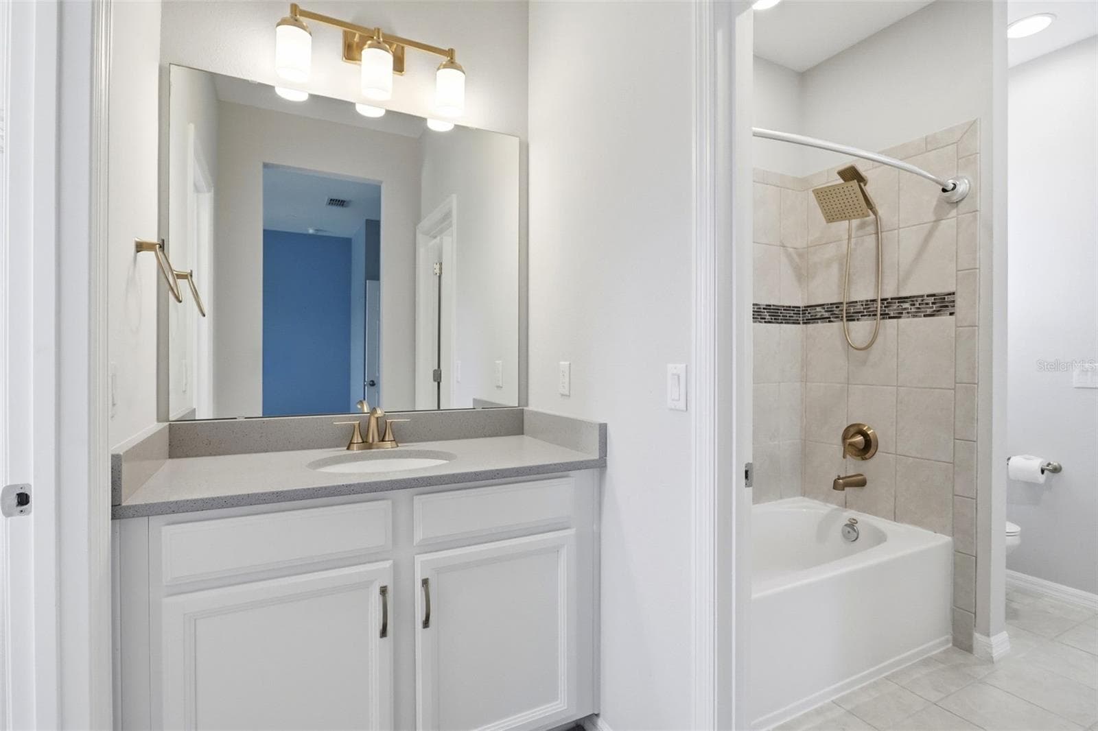 Jack and Jill bathroom 3 - 1552 MYRTLE OAKS TRL, OVIEDO