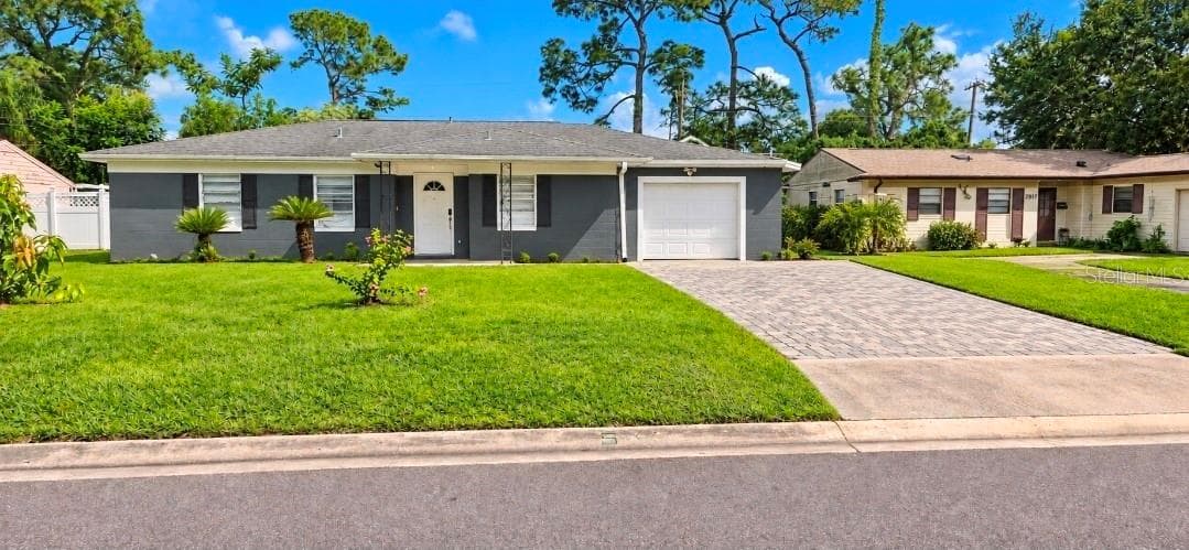 8007 MEADOWGLEN DR