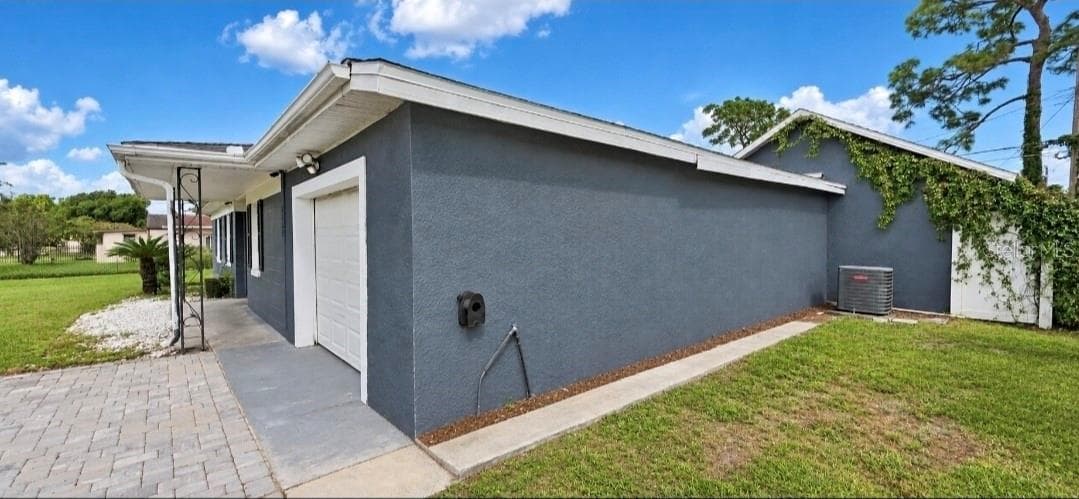 Single Family Residence at 8007 MEADOWGLEN DR, ORLANDO, photo 3 of 36
