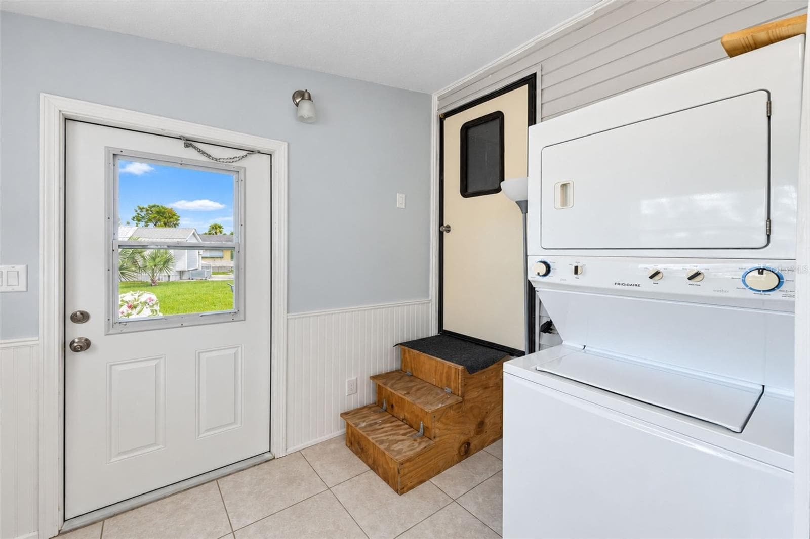 laundry area - 39 CROWN POINT DR, NOKOMIS