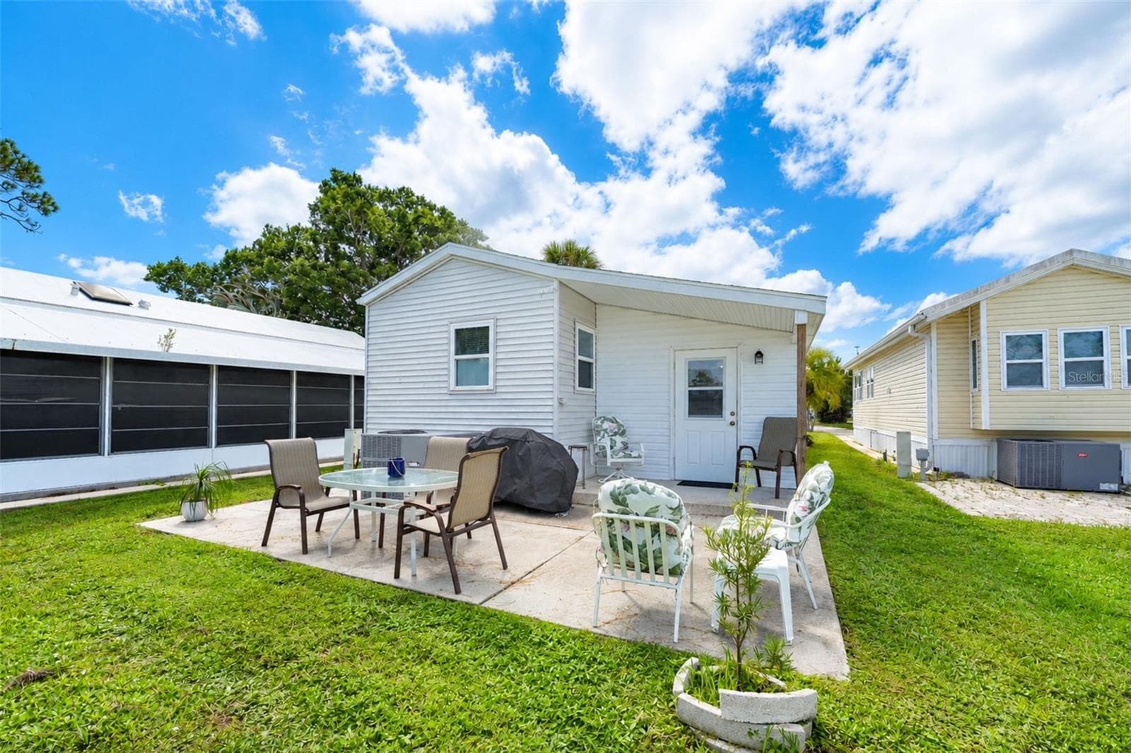 Manufactured Home at 39 CROWN POINT DR, NOKOMIS, photo 38 of 79