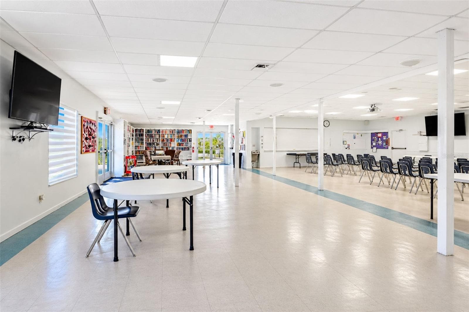 club house - 39 CROWN POINT DR, NOKOMIS