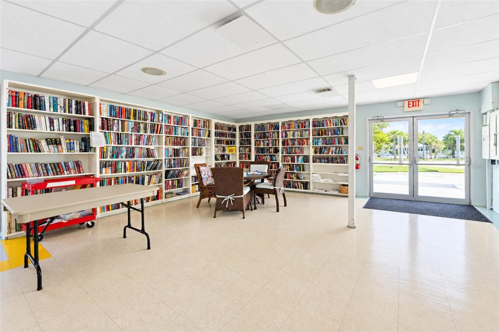 club house boasts a library of books and videos - 39 CROWN POINT DR, NOKOMIS