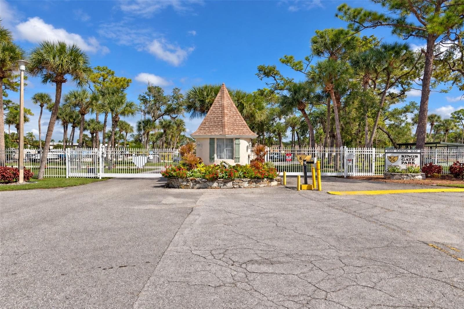 Welcome to Kings Gate Park - 39 CROWN POINT DR, NOKOMIS