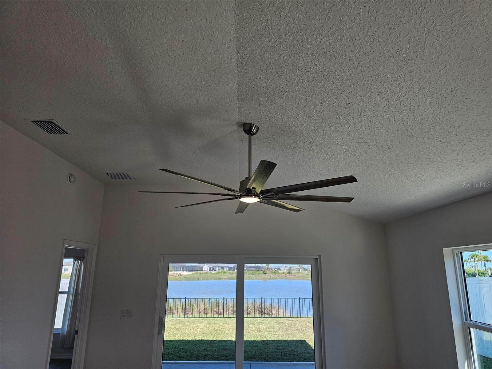 Ceiling Fan in Living area - 1359 DARREN DR, THE VILLAGES