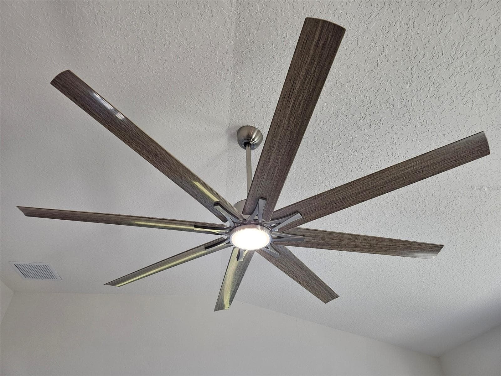 Ceiling fan in living area - 1359 DARREN DR, THE VILLAGES