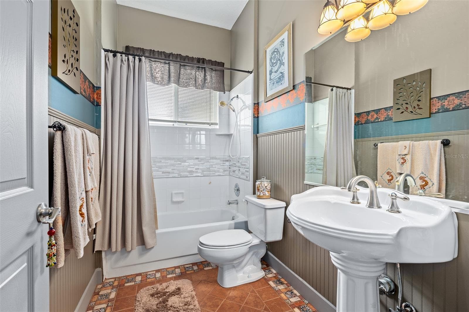 Front Guest Bathroom - 993 MORI CT, PORT ORANGE