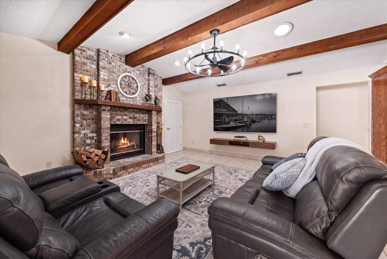 Perfect spot to watch the Rays win the World Series! - 1105 DEER RUN PL, VALRICO
