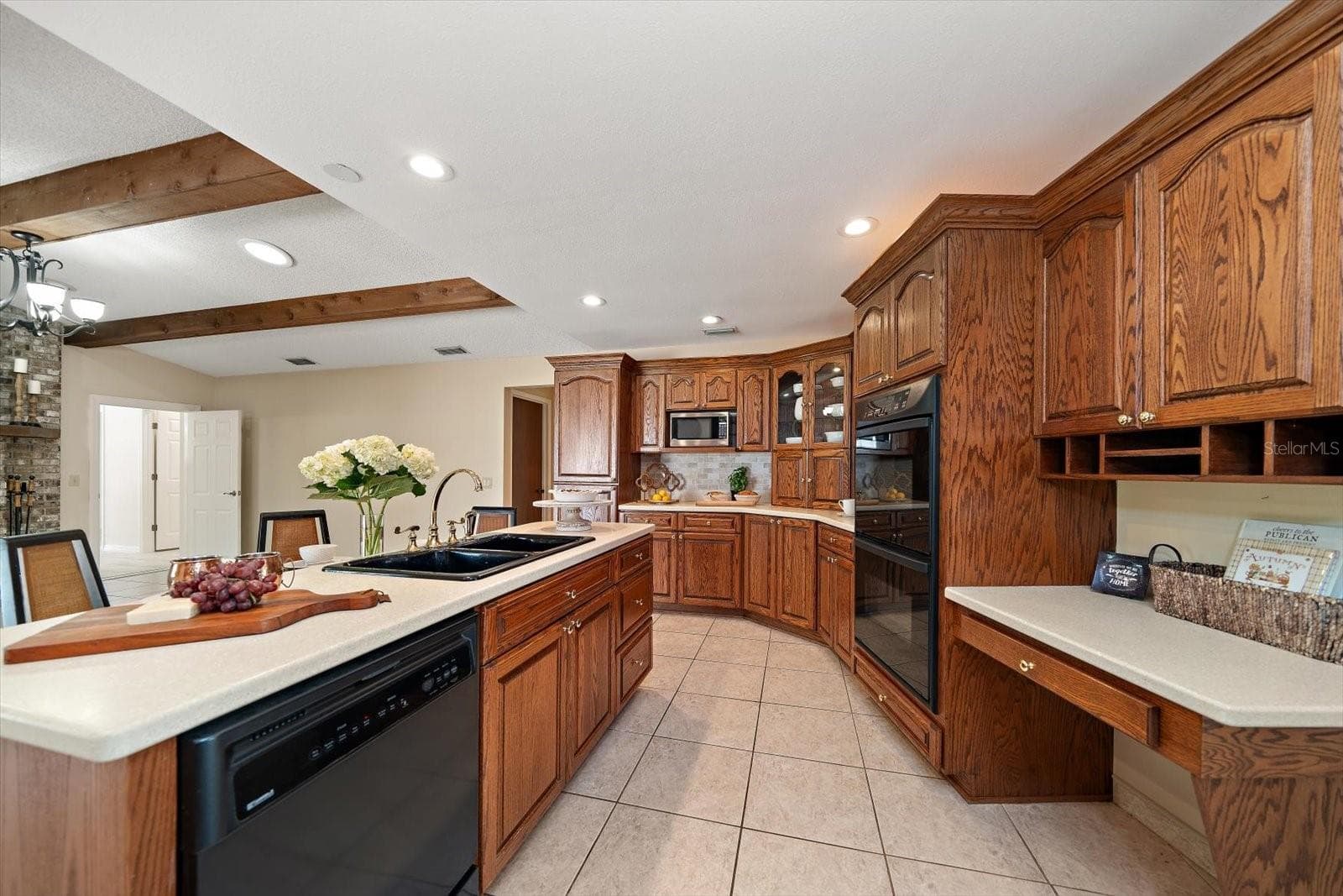 Private laundry facilities and water closet complete the ADU experience! - 1105 DEER RUN PL, VALRICO