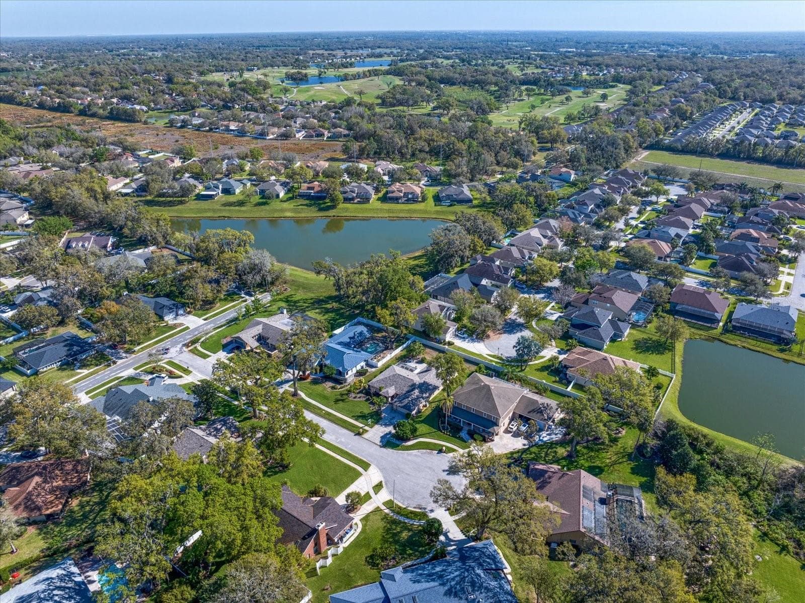 A cul-de-sac road for more peace and quiet and great block parties! - 1105 DEER RUN PL, VALRICO