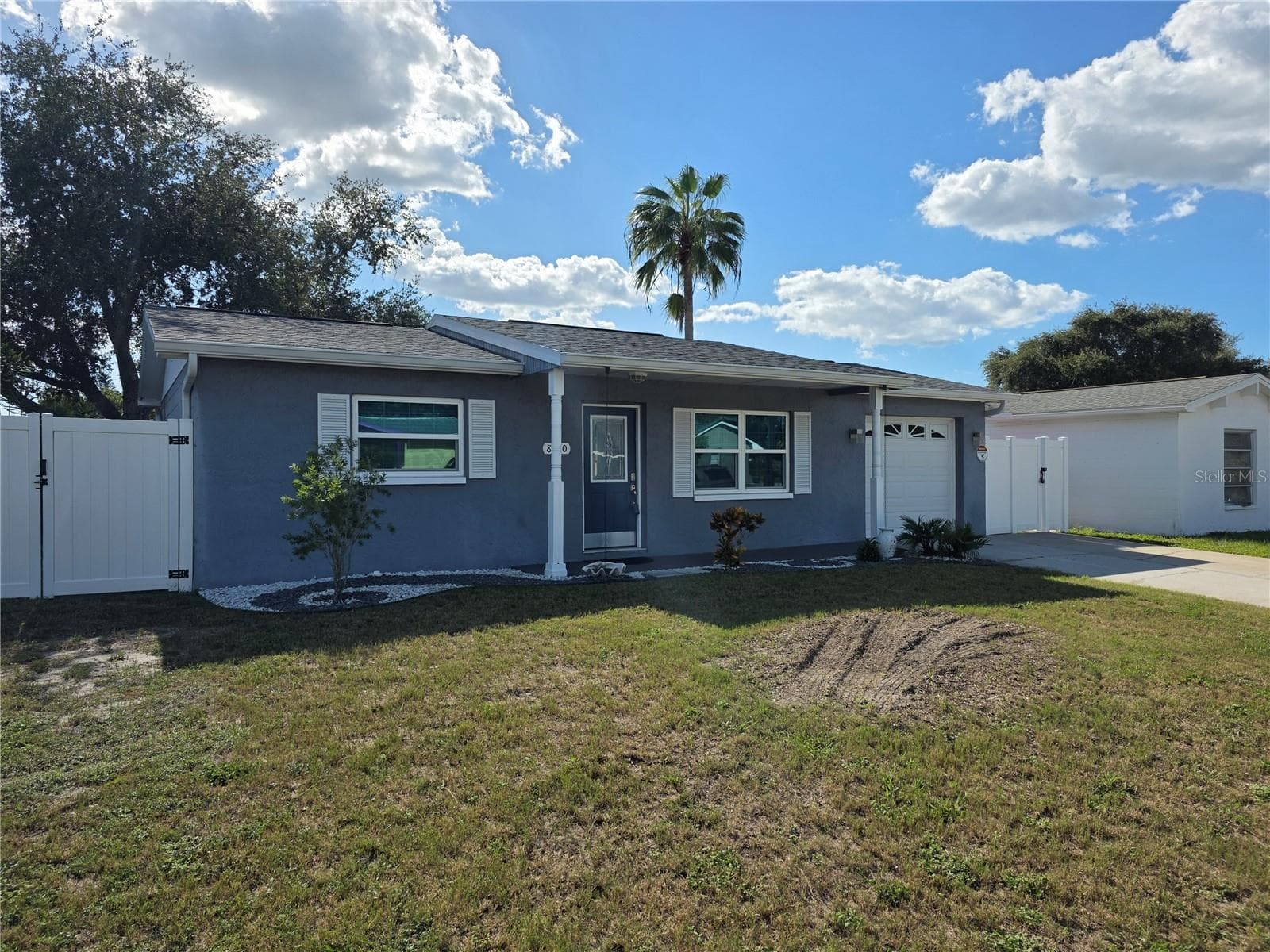 Single Family Residence at 8630 FOX HOLLOW DR, PORT RICHEY, photo 3 of 32